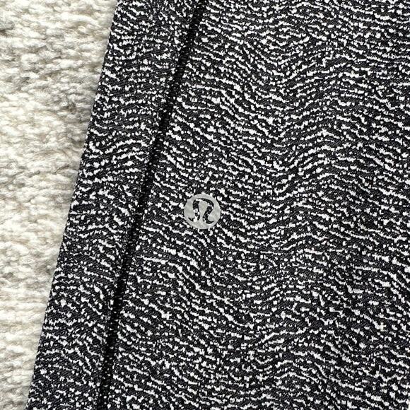 Lululemon Run It Out Luxtreme Leggings Ripple Jacquard Black White Size 4 - Picture 11 of 12